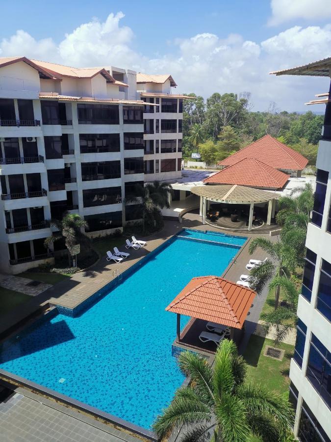 Samsuria Beach Apartment Resort Cherating Exterior photo